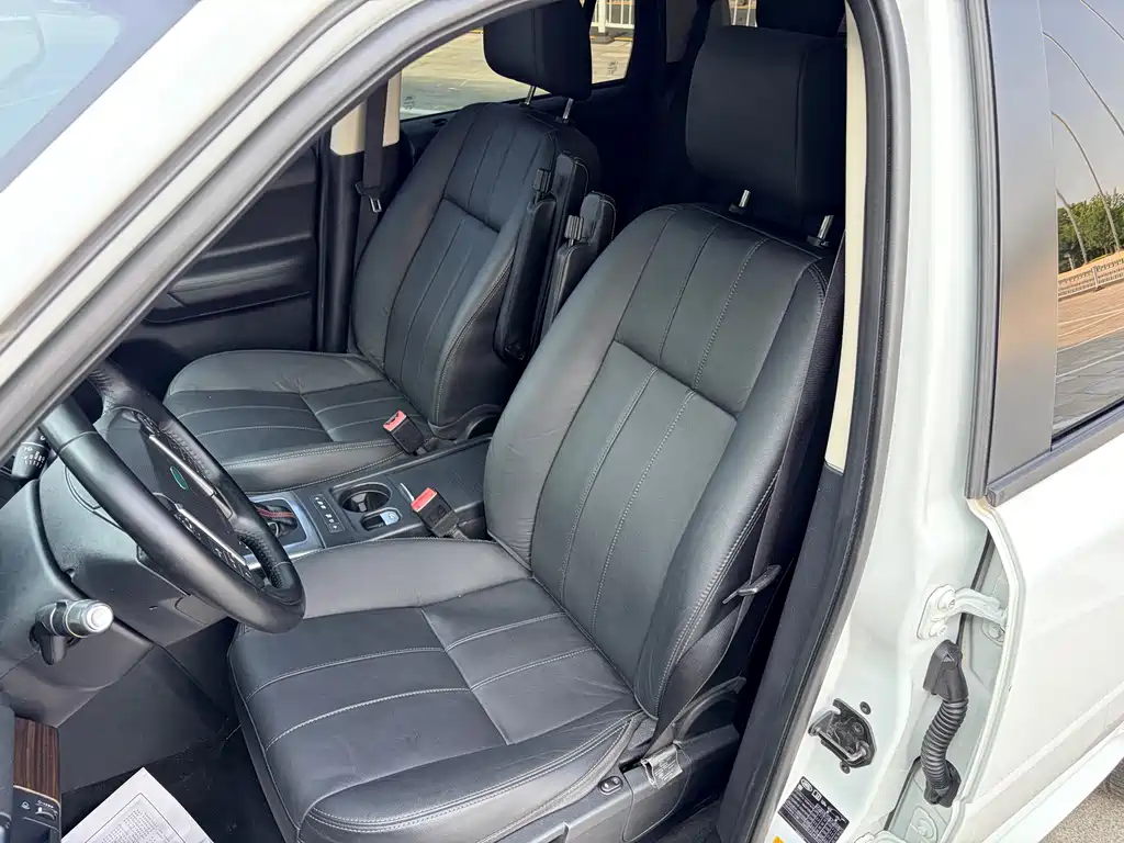 Land Rover 2 013 2.2T SD4 SE