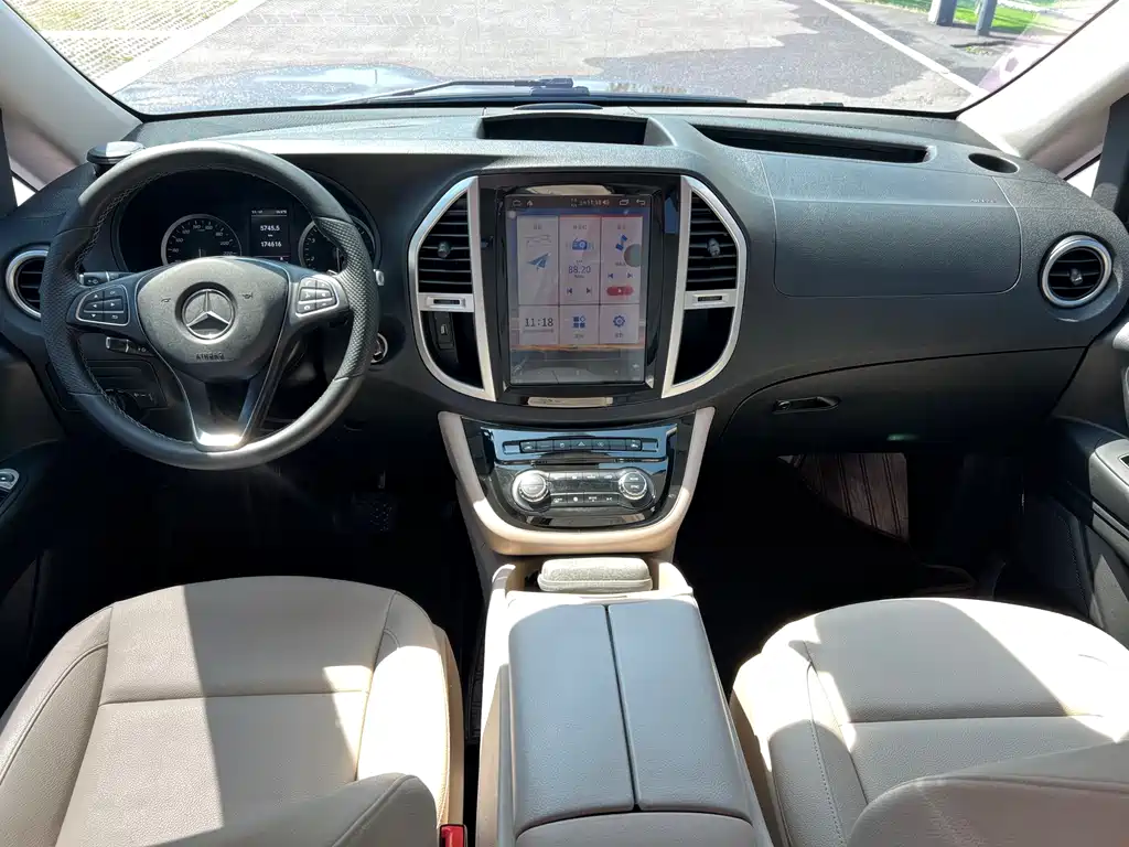 Mercedes-Benz Vito 2020 2.0T 7 мест