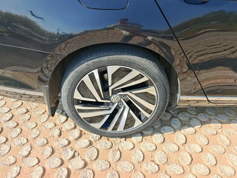 Volkswagen Magotan PHEV — миниатюра 6
