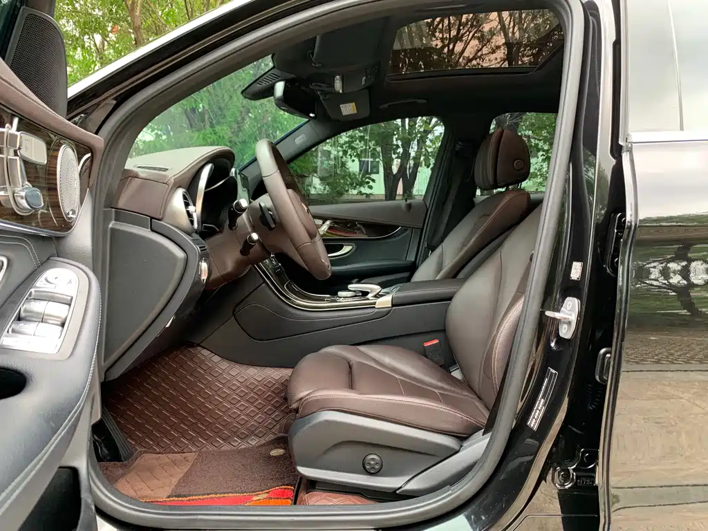 Mercedes-Benz GLC 2017 GLC 260 4MATIC