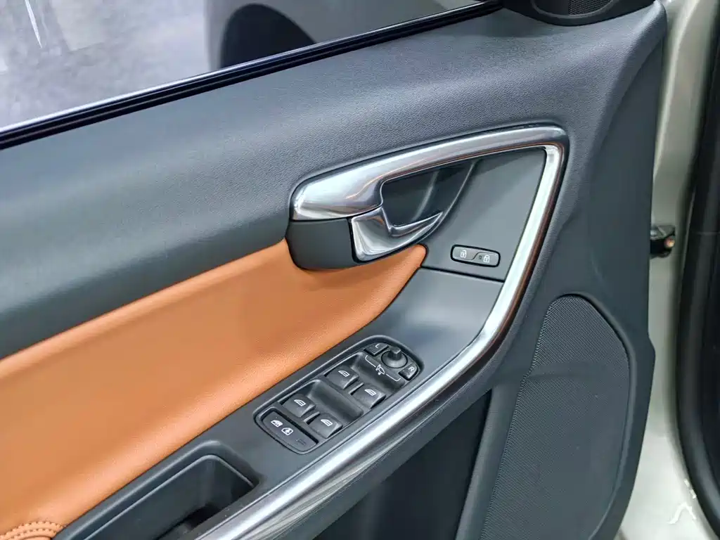 Volvo V60 — фотографии объявления, Фото 15