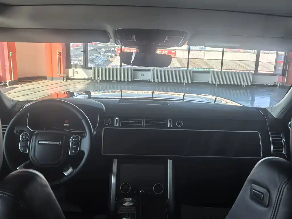 Land Rover Range Rover — миниатюра 6