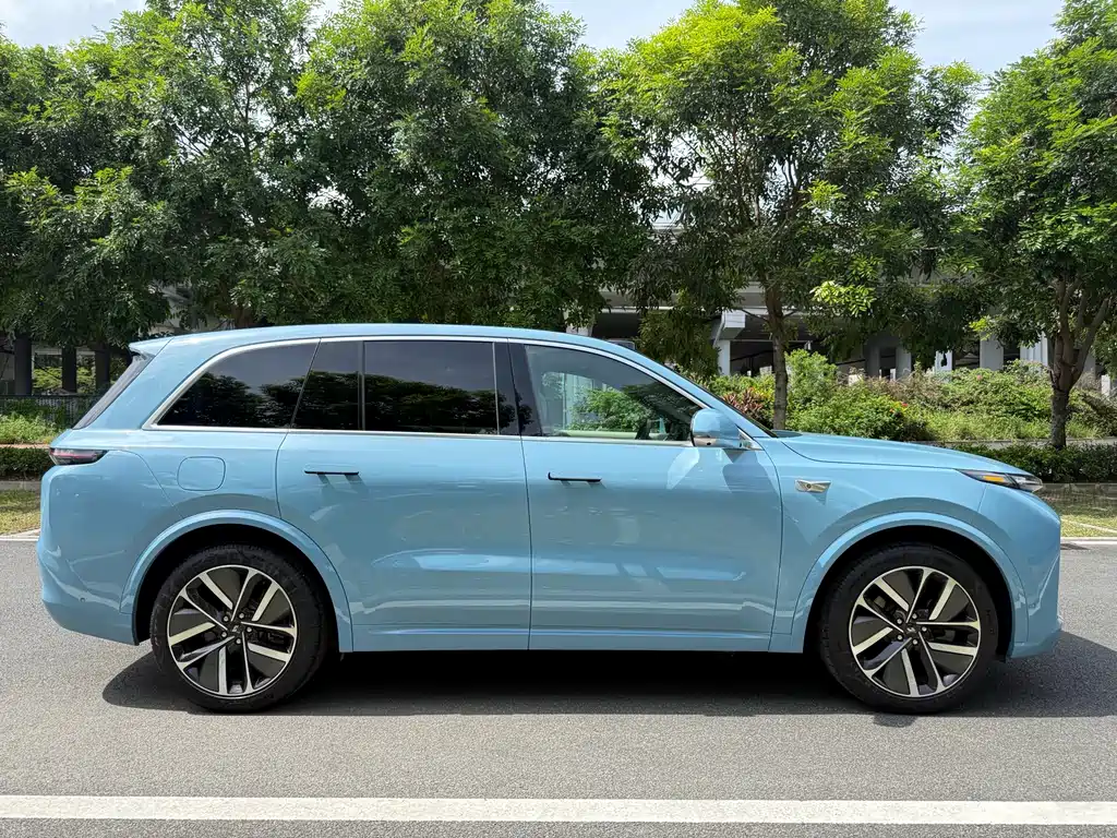 Li Auto IDEAL L8