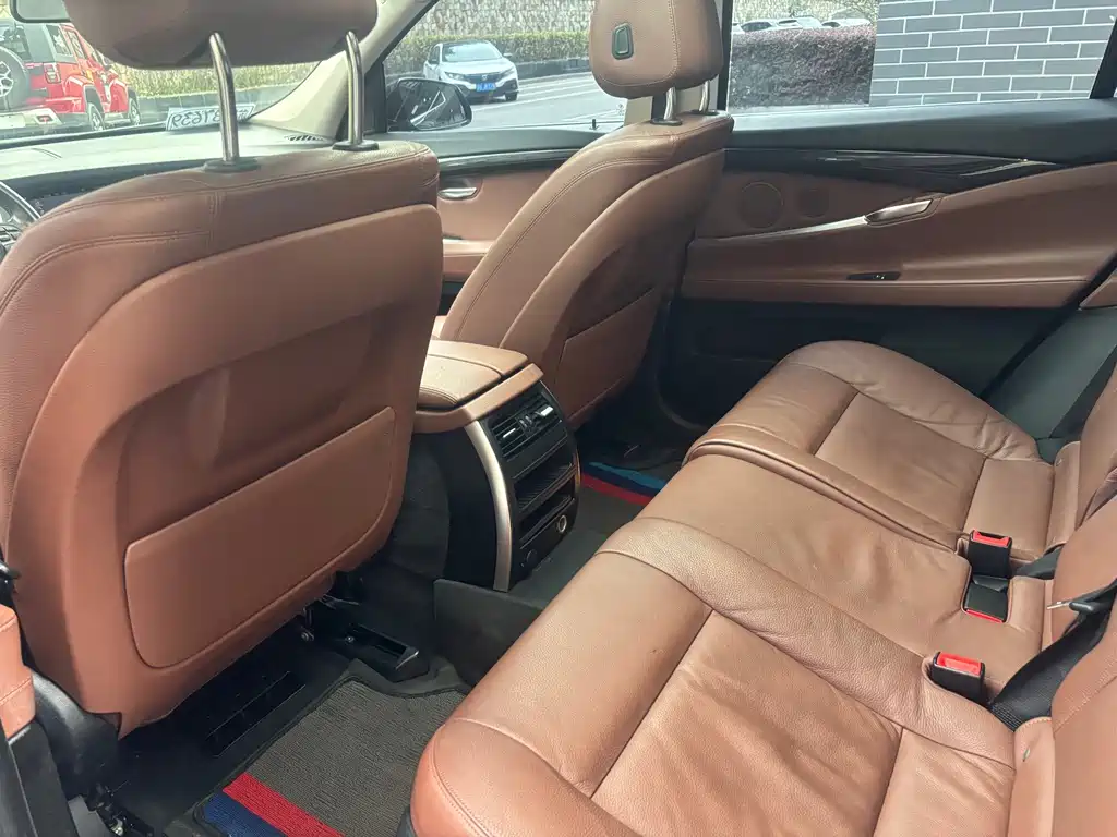 BMW 5 Series GT — миниатюра 15