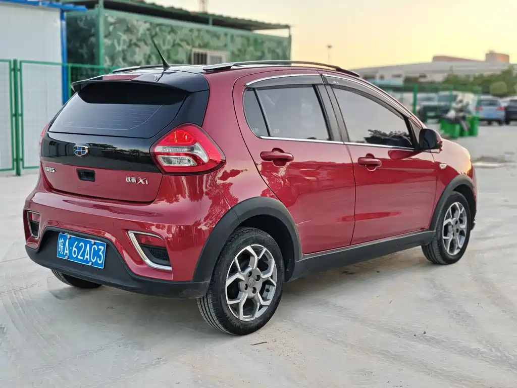 Geely Vision X1 — миниатюра 5