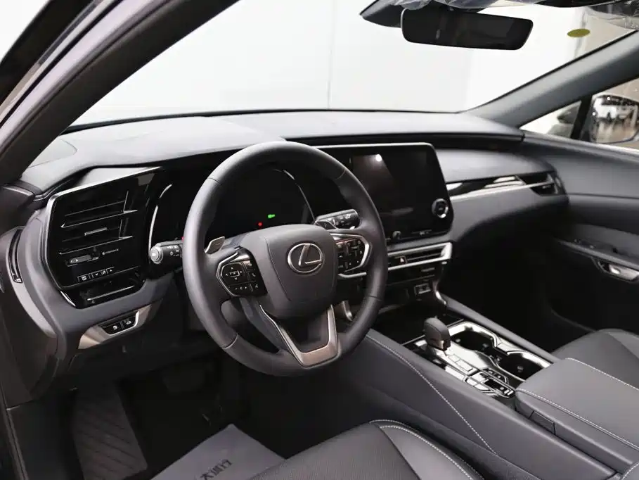 Lexus RX — миниатюра 13