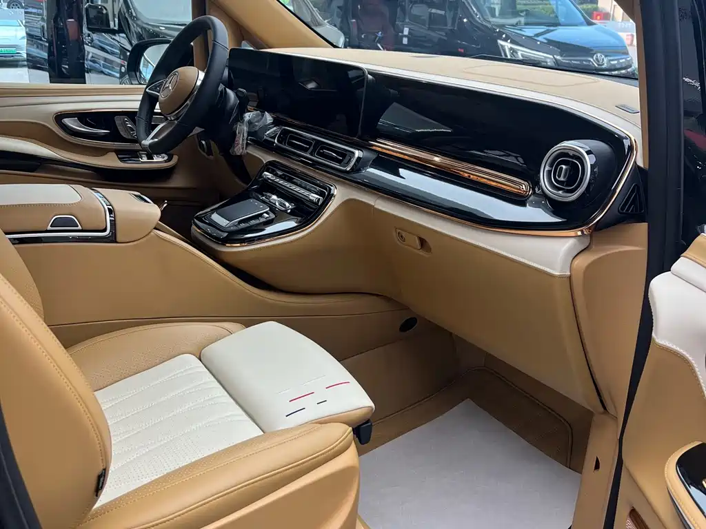 Mercedes-Benz V-Class V 2024 V 300 L Luxury