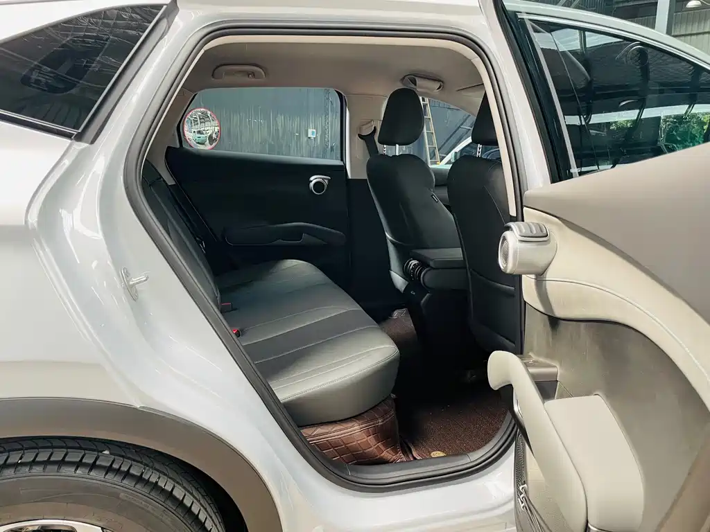 BYD Yuan Plus — миниатюра 20