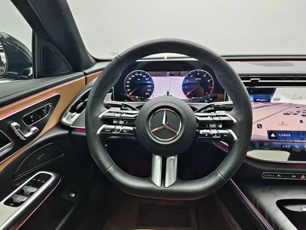 Mercedes-Benz E-Class — миниатюра 9