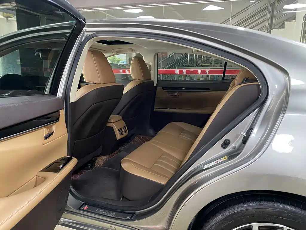 Lexus ES — миниатюра 6