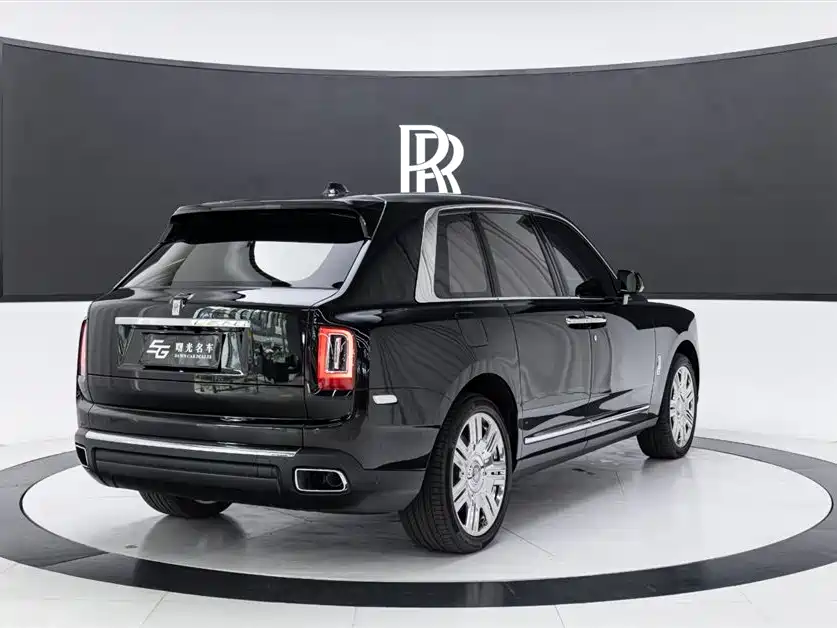 Rolls-Royce Cullinan 2018 мест