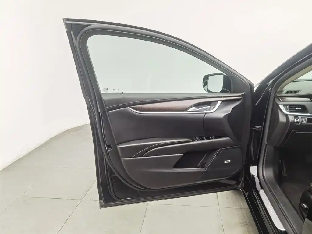 Cadillac XTS — миниатюра 8