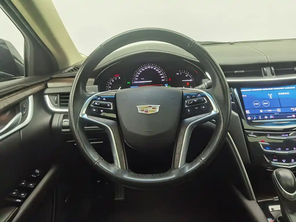 Cadillac XTS — миниатюра 11