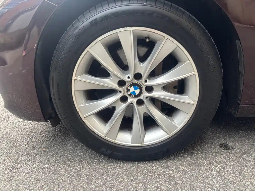 BMW 5 Series GT — миниатюра 5