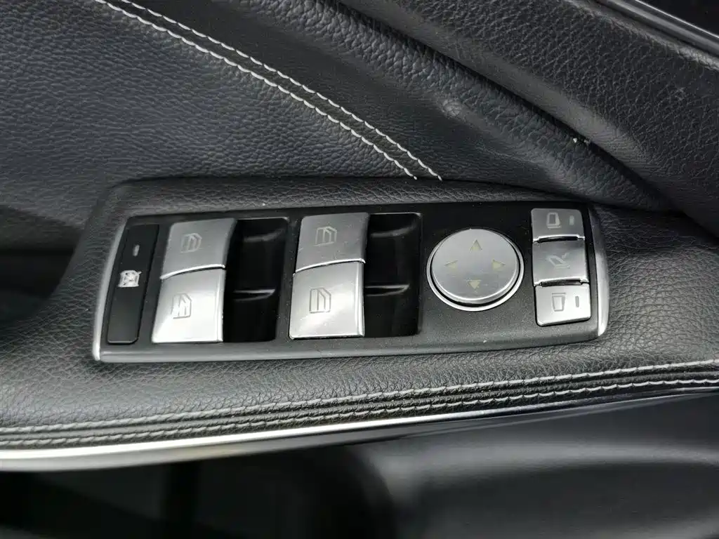 Mercedes-Benz GLA 2015 GLA 220 4MATIC Fashion