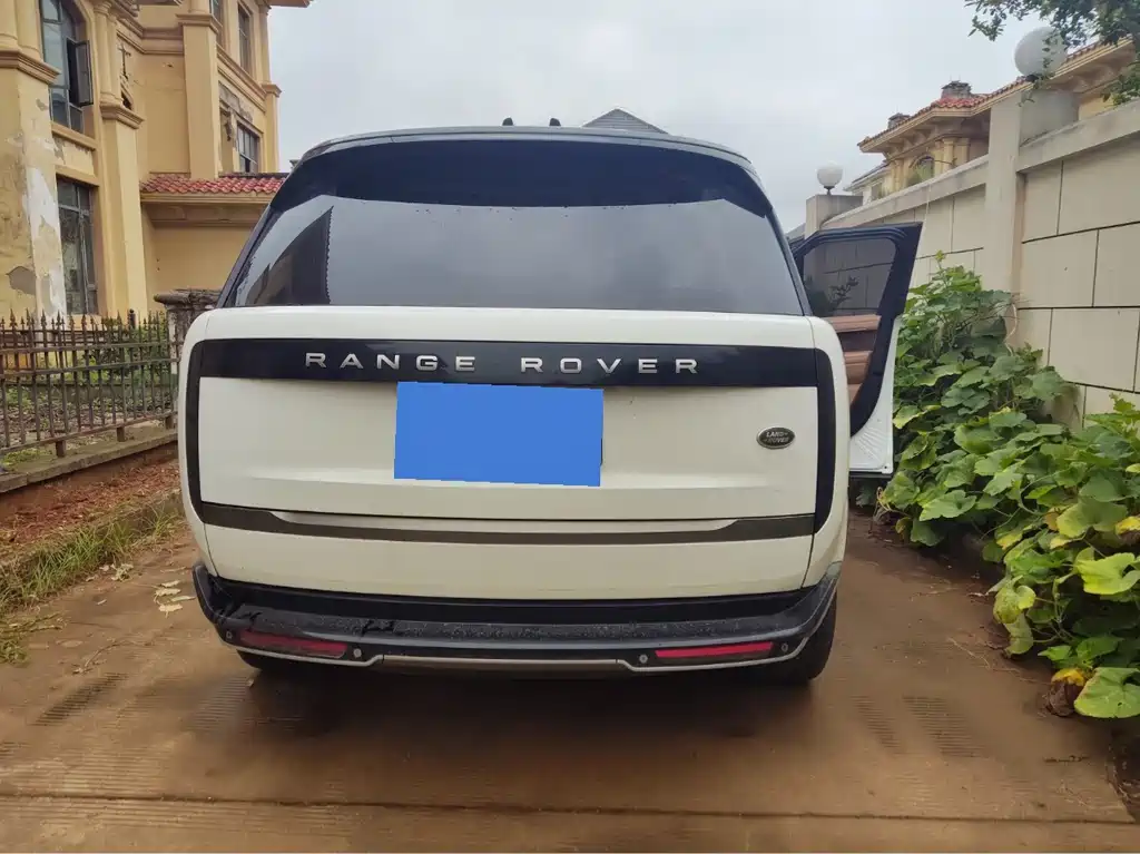 Land Rover Range Rover 2023 3.0 L6 400PS мест Long Wheelbase