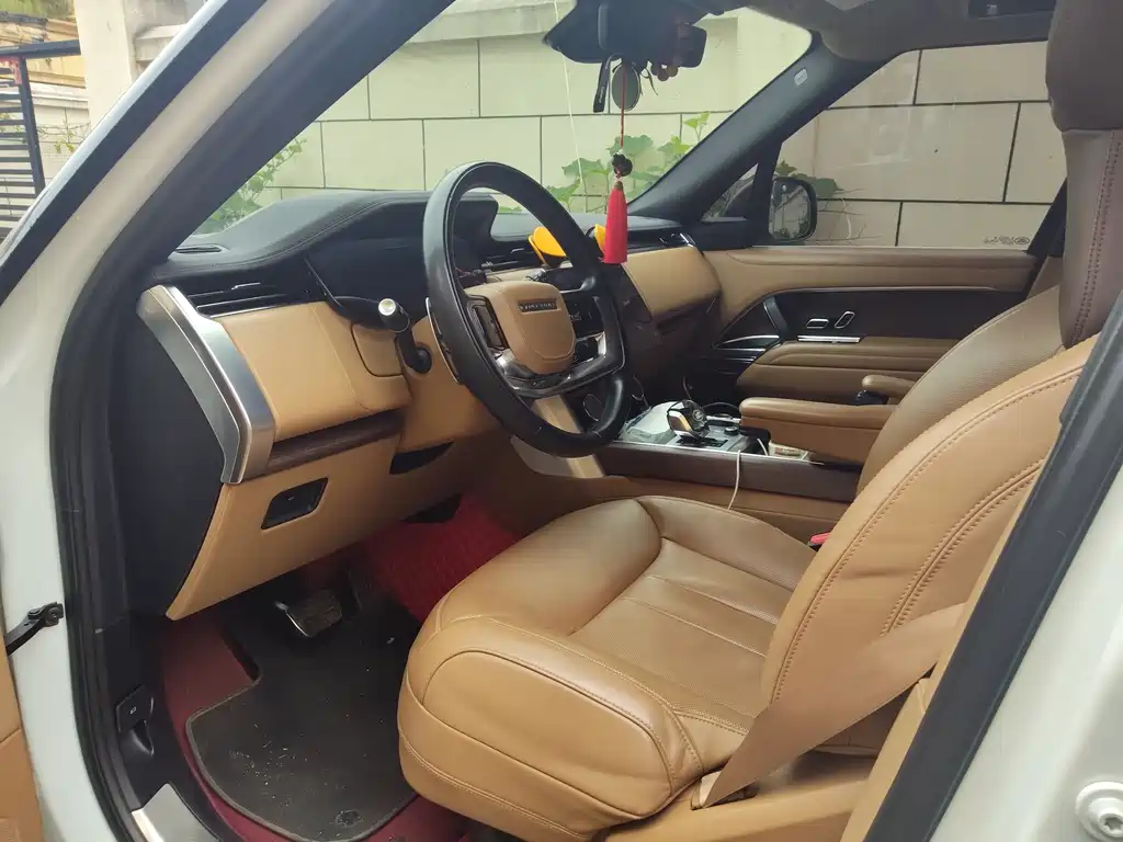 Land Rover Range Rover 2023 3.0 L6 400PS мест Long Wheelbase