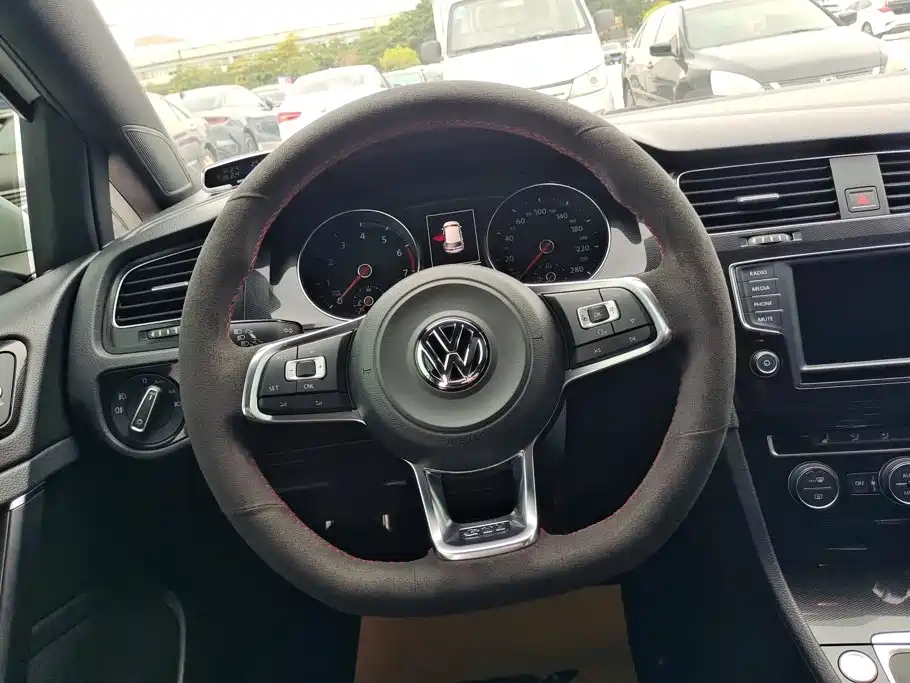 Volkswagen Golf GTI — миниатюра 15