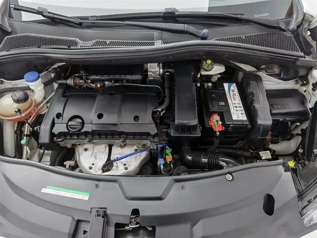 Peugeot 2008 2014 1.6L AT