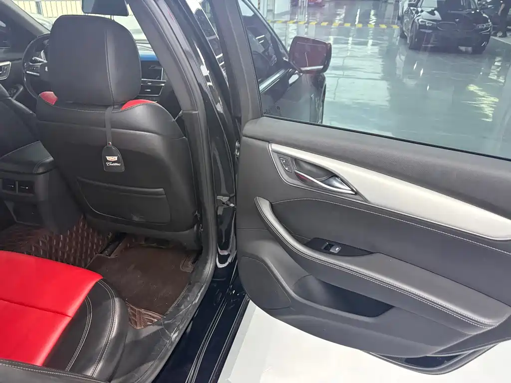 Cadillac CT5 — миниатюра 8
