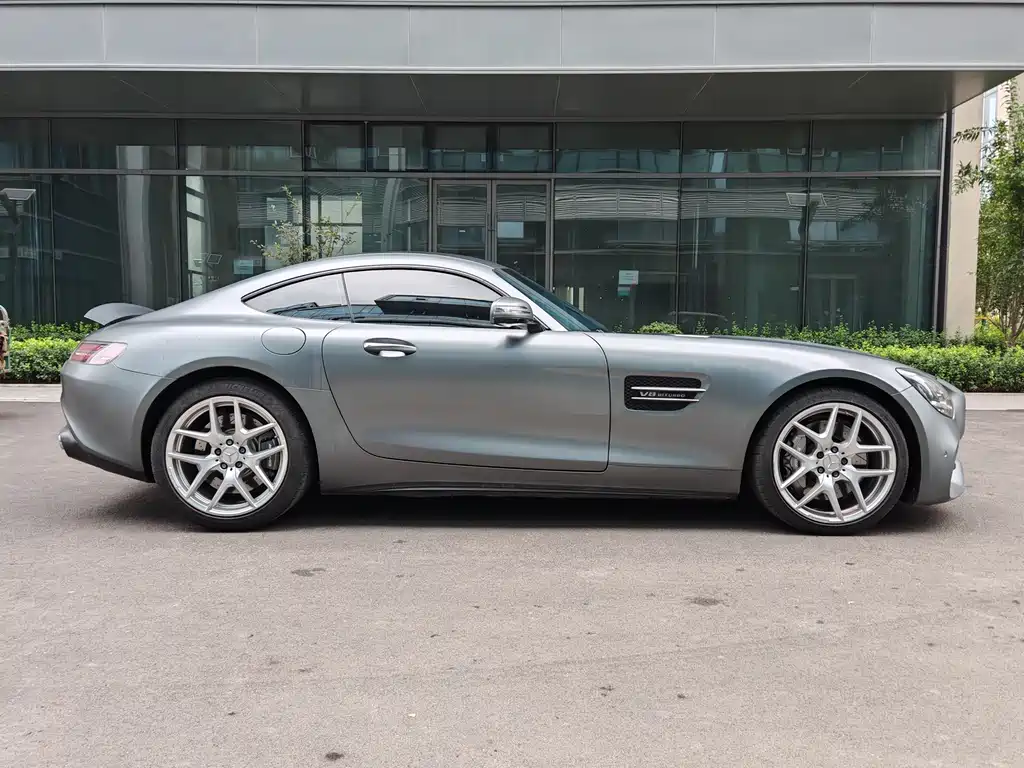 MERCEDES-BENZ AMG GT