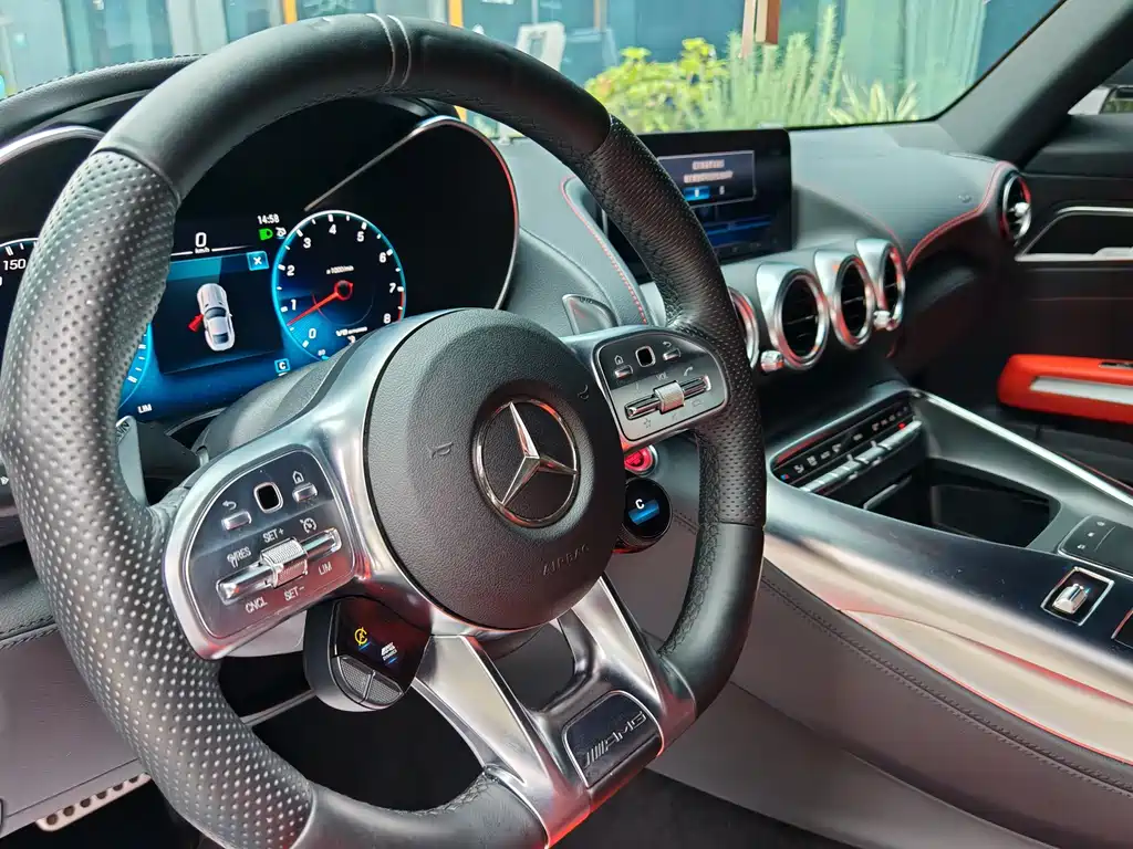 MERCEDES-BENZ AMG GT