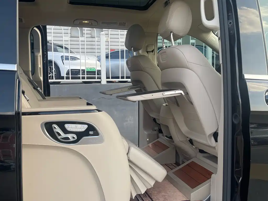 Mercedes-Benz V-Class — миниатюра 10
