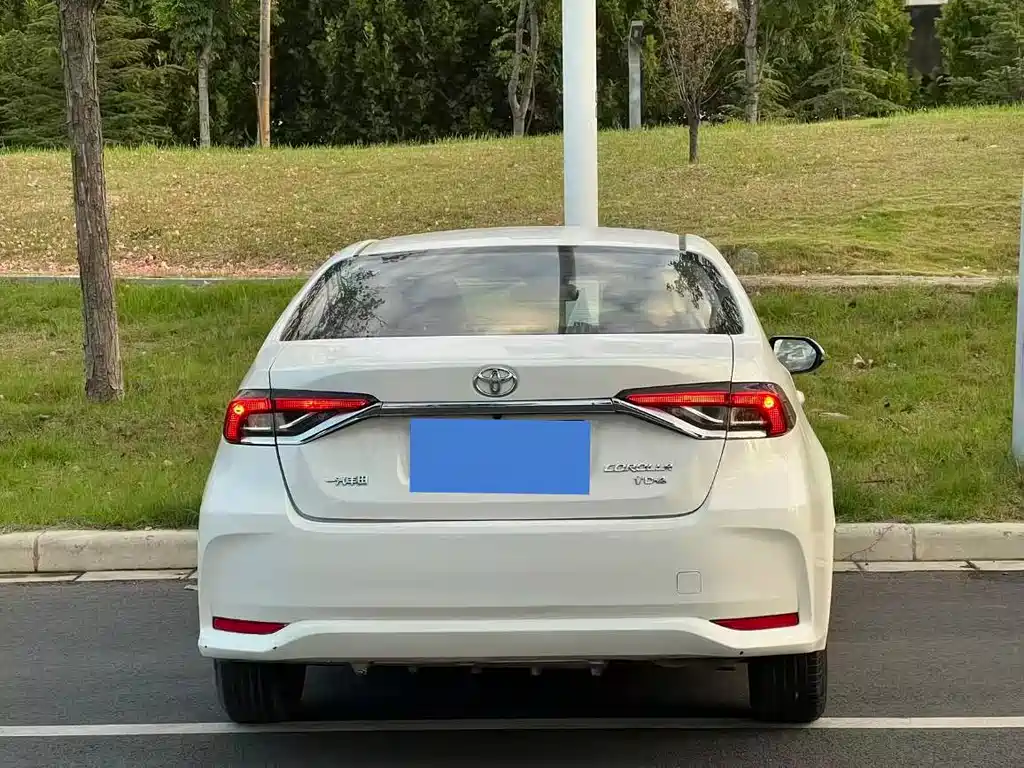 Toyota Corolla — миниатюра 8