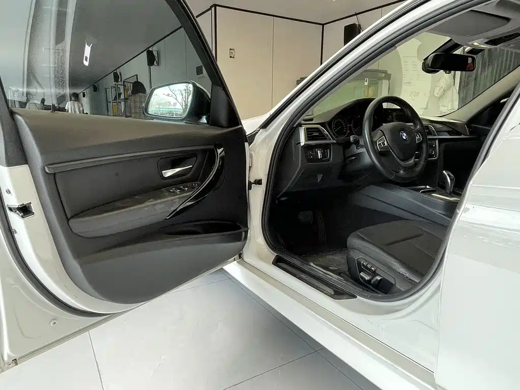BMW 3 Series — миниатюра 13