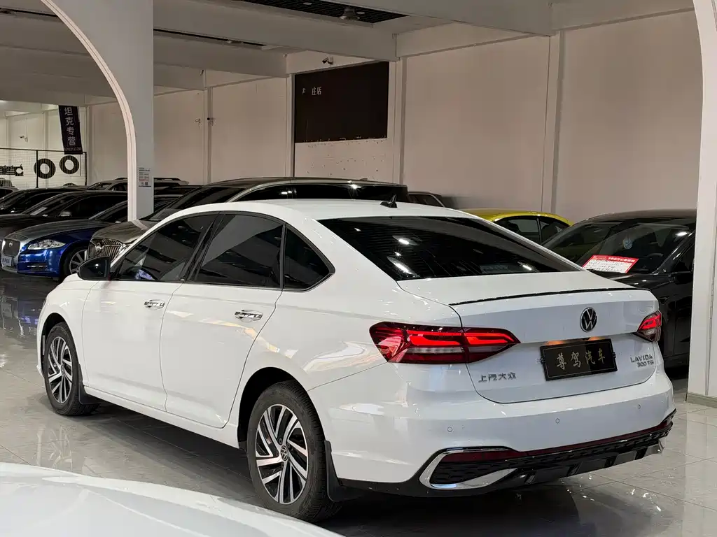 Volkswagen Lavida — миниатюра 4