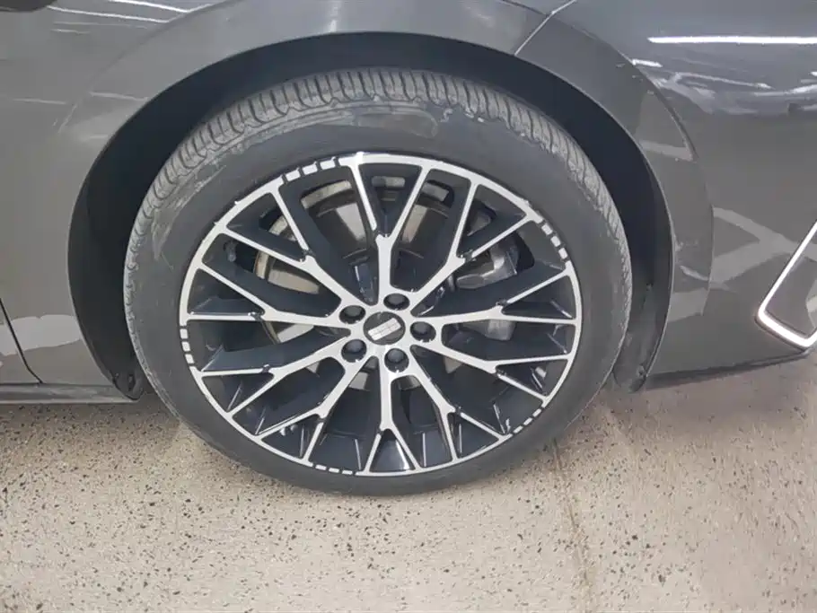 GEELY GALAXY GALAXY E8