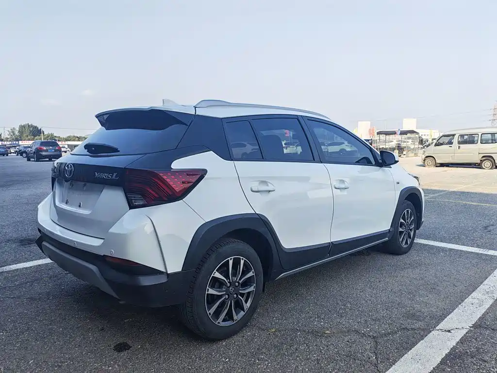 Toyota Yaris L — миниатюра 11