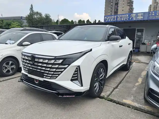 Changan UNI-Z 2025 1.5 T — фото 1