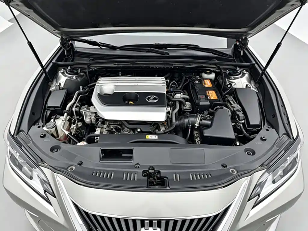 Lexus ES — миниатюра 13