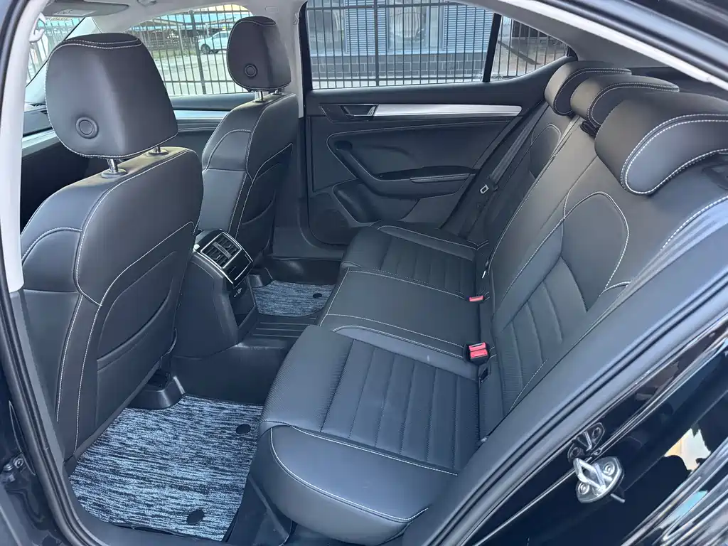 Skoda Superb — миниатюра 14