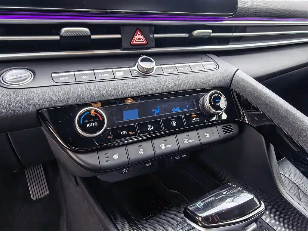 Hyundai Elantra 2023 1.5L CVT LUX Luxury