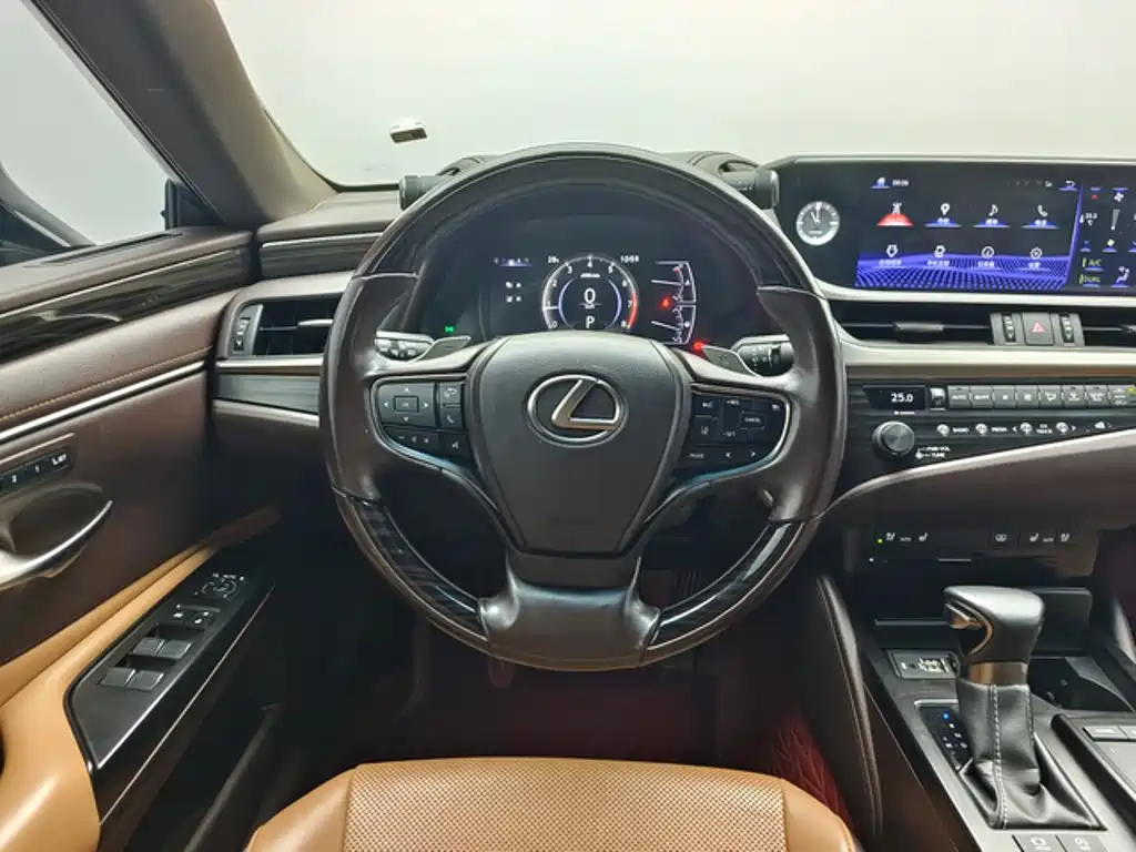 Lexus ES — миниатюра 6