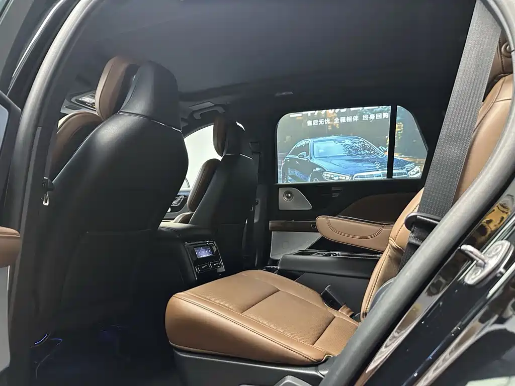 Lincoln Aviator — миниатюра 6