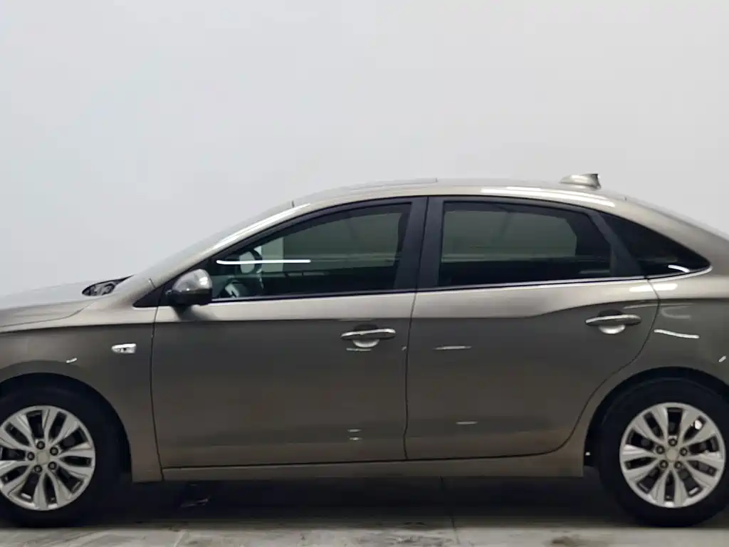 Buick Excelle — миниатюра 7