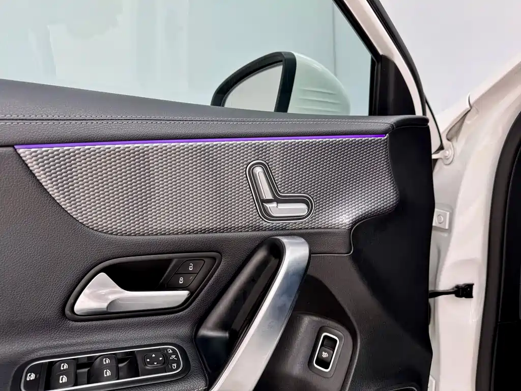 Mercedes-Benz A-Class — миниатюра 8