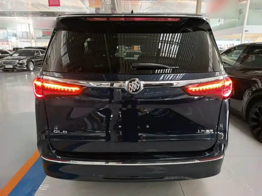Buick GL8 — миниатюра 6