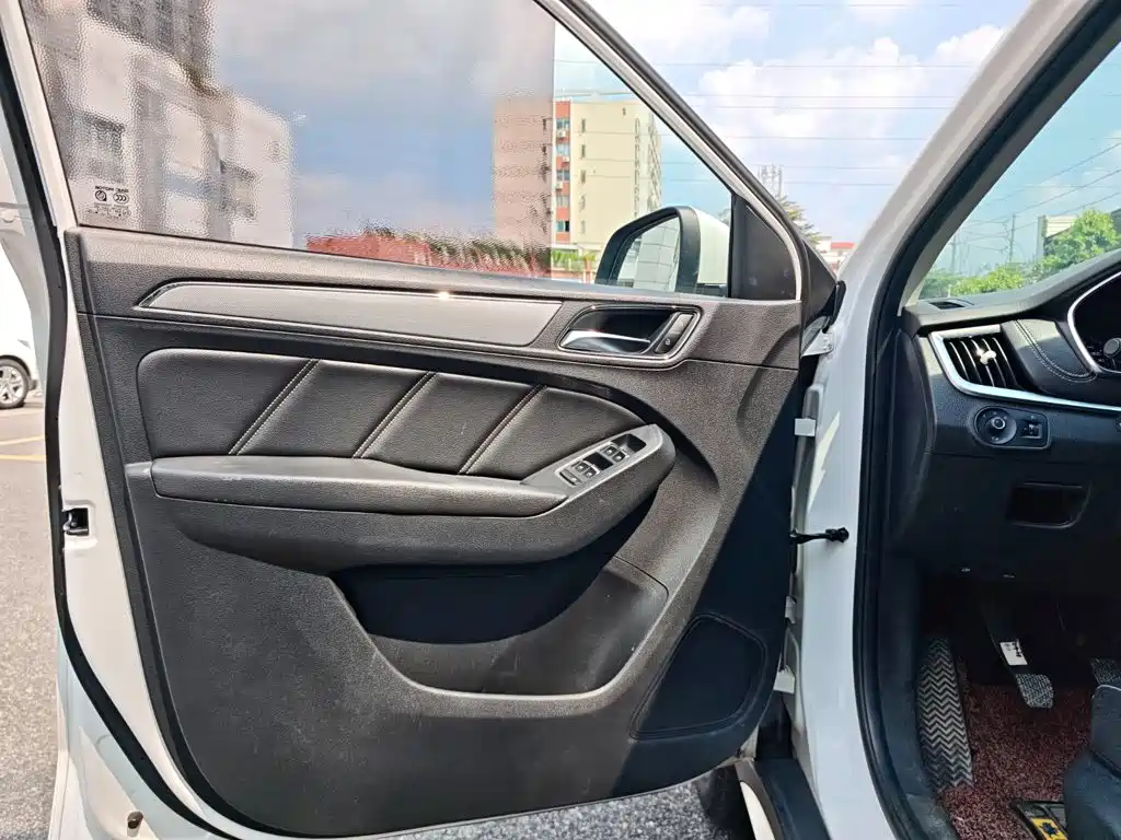 Roewe RX5 — миниатюра 22