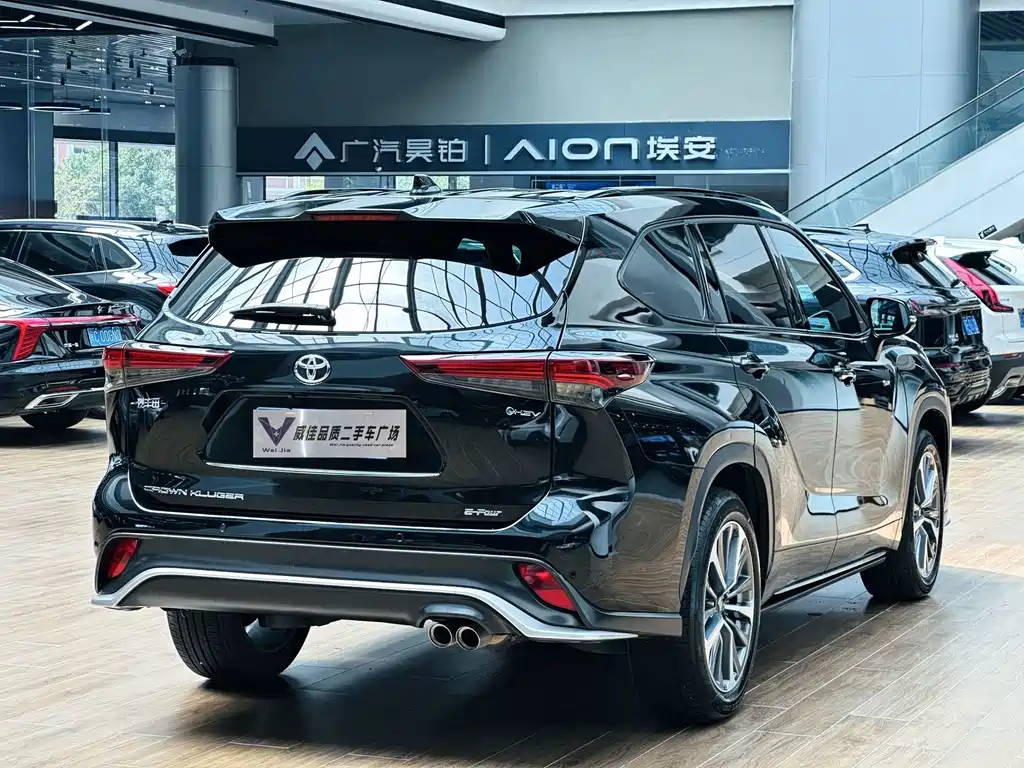 Toyota Crown Kluger — миниатюра 9
