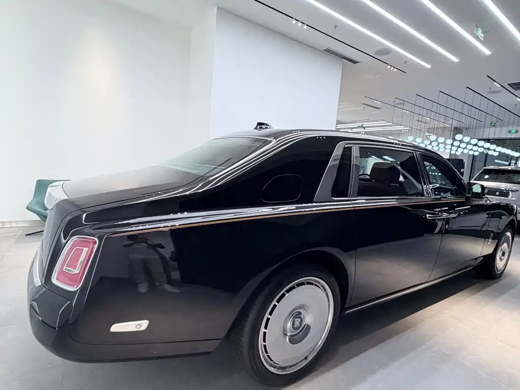 Rolls-Royce Phantom — миниатюра 9