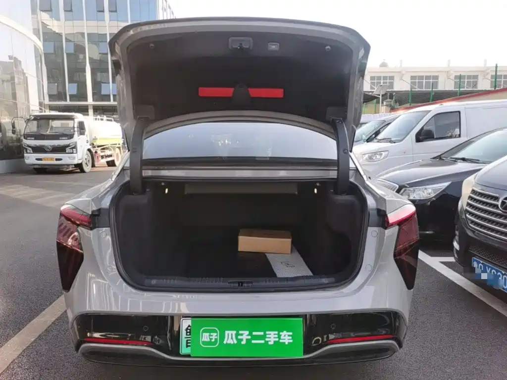 Hongqi Hongqi EH7 — миниатюра 19