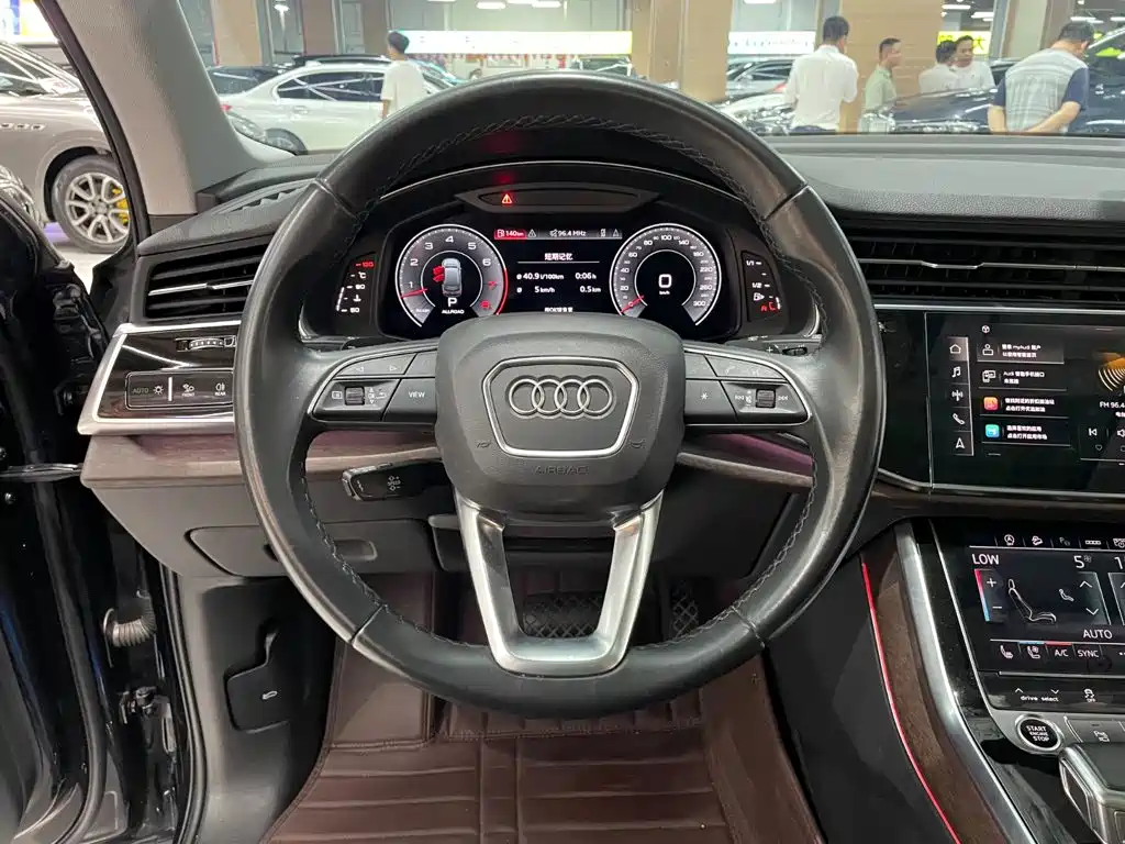 Audi Q7 — миниатюра 3