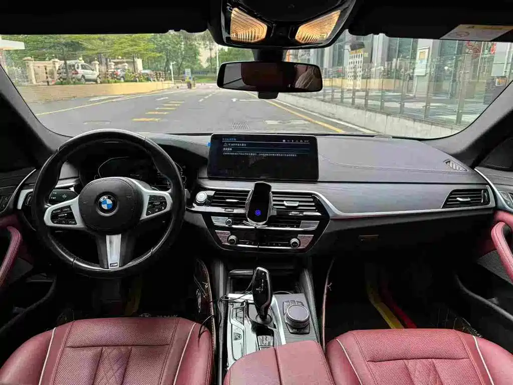 BMW 5 Series New Energy — миниатюра 7