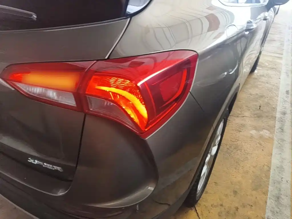Buick Envision Plus — миниатюра 8