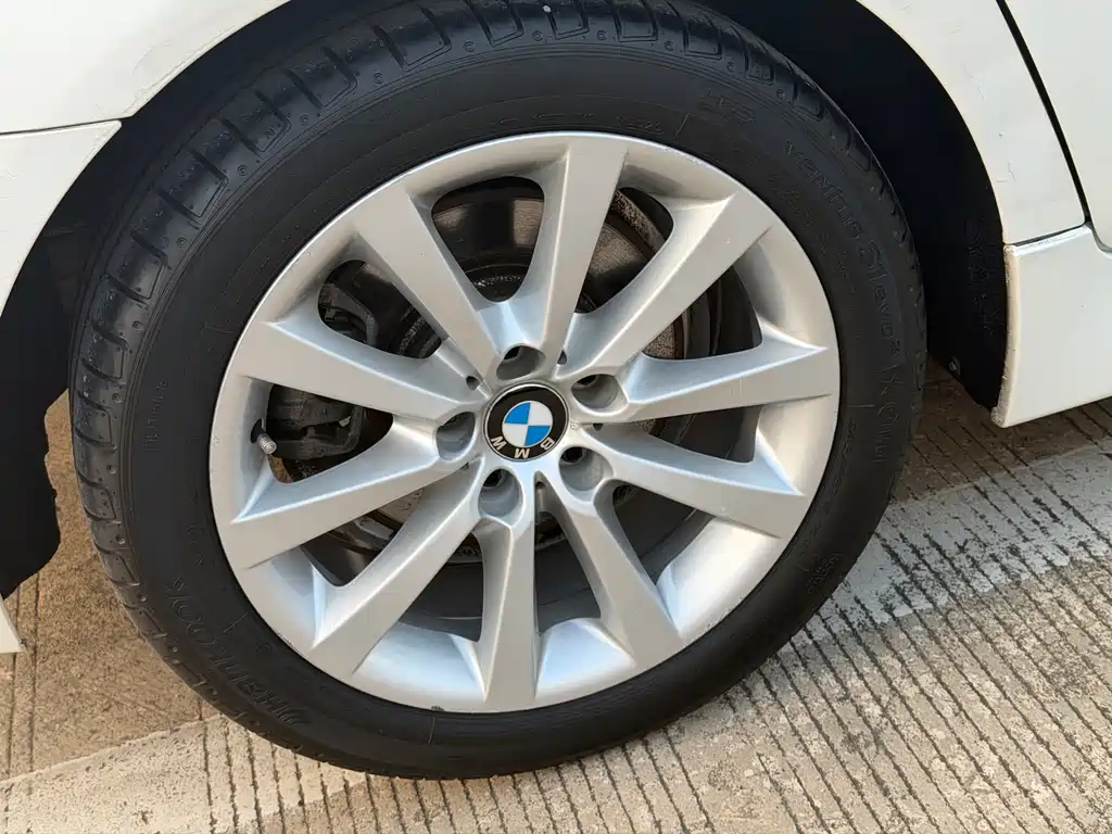 BMW 5 Series — миниатюра 28