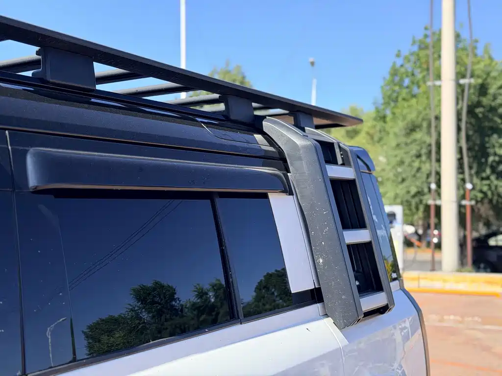 Land Rover Defender — миниатюра 18
